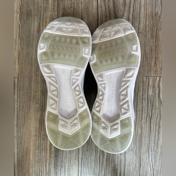 TechLoom Breeze Metallic Silver, White, and Iridescent - Picture 3 of 4